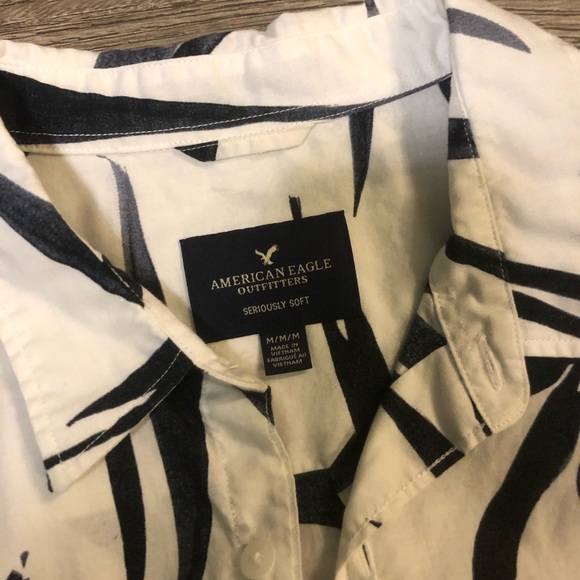 American Eagle Outfitters, medium casual button up shirt with eagle design - Picture 2 of 2